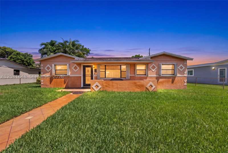 4 bedroom SingleFamilyResidence at 2915 NW 206th St, Lakewood Ests, Miami Gardens — photo 1
