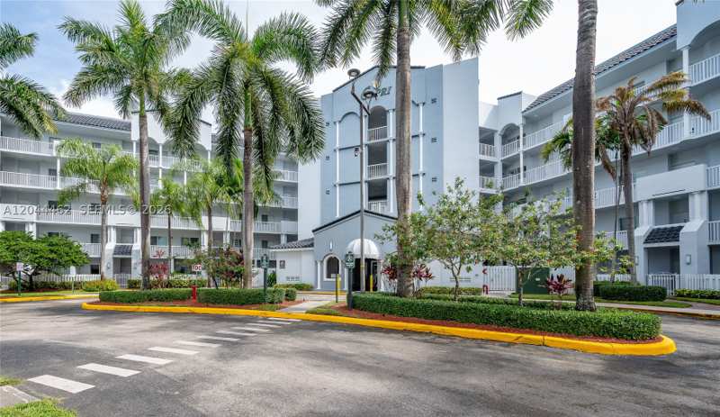 3 bedroom Condominium at 10700 NW 66th St 204, Captiva Condo F, Doral — photo 1