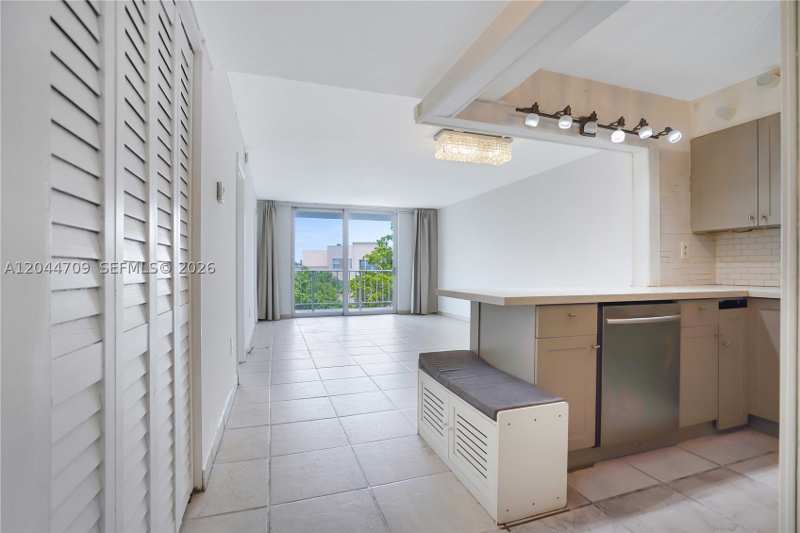 1 bedroom Condominium at 6900 Bay Dr 3H, Stanton House Condo, Miami Beach — photo 1
