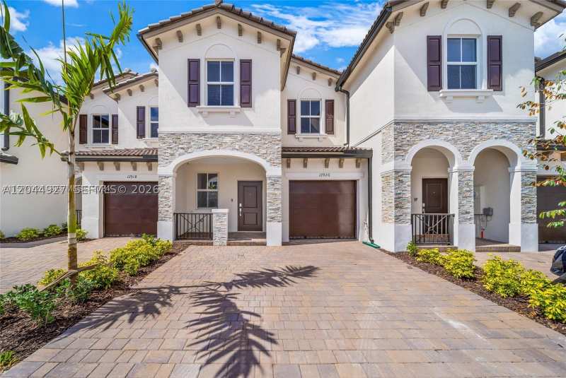 3 bedroom Townhouse at 12942 NW 23rd Pl, Golf Park Sec 1, Miami — photo 1
