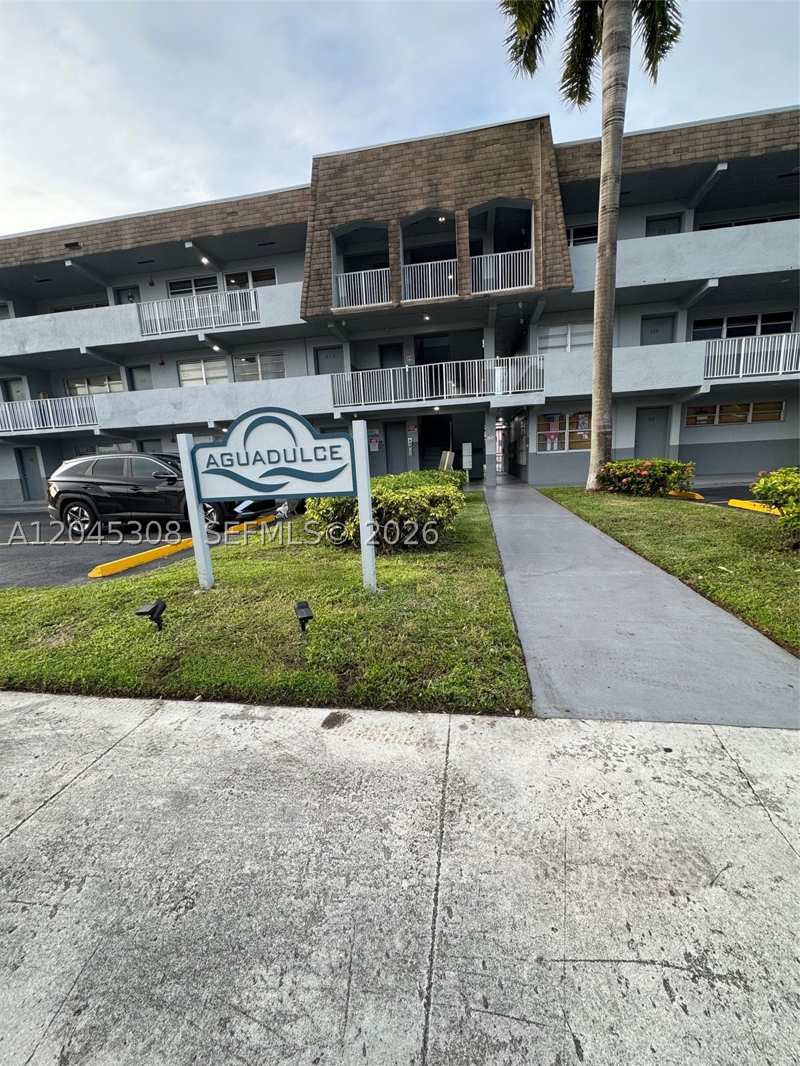 2 bedroom Condominium at 11195 SW 1st St 314, Agua Dulce Condo, Sweetwater — photo 1