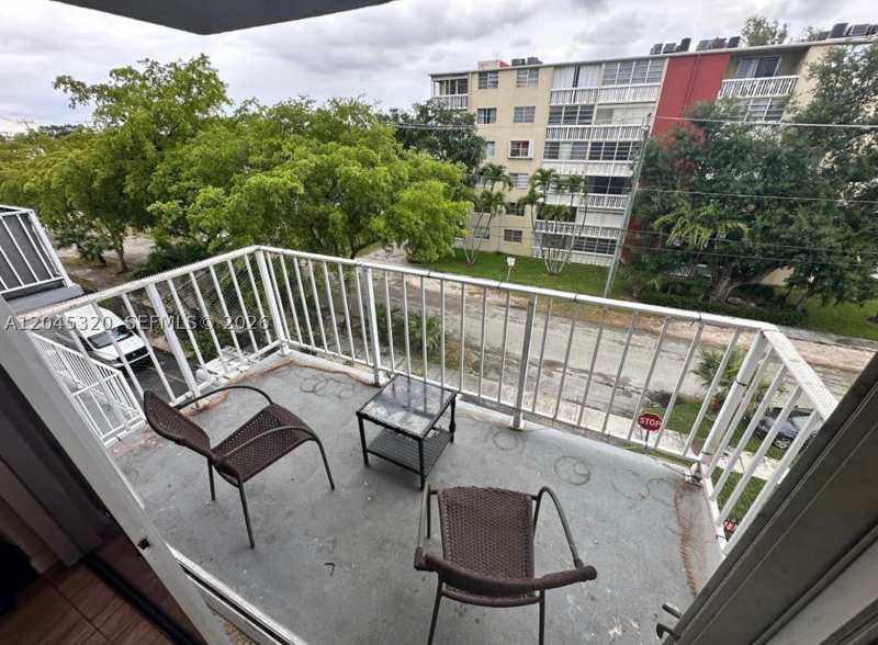 1 bedroom Condominium at 1470 NE 125th Ter 412, Three Horizons North Cond, North Miami — photo 1