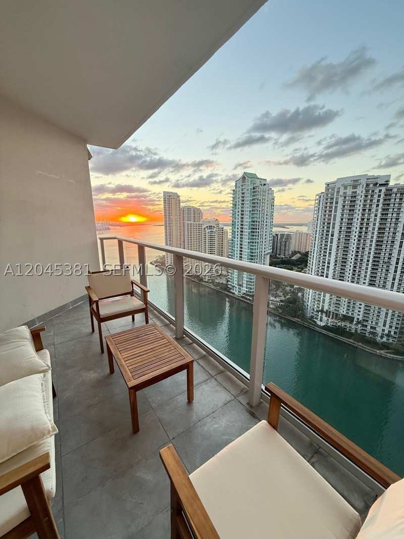 2 bedroom Condominium at 300 S Biscayne Blvd T-2806, Met 1 Condo, Miami — photo 1