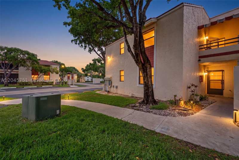 3 bedroom Condominium at 20065 NE 3rd Ct 5, Quatraine Condo I Ph I, Miami — photo 1