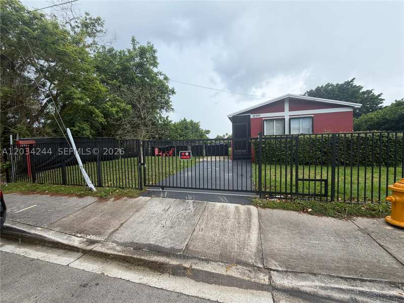 3 bedroom SingleFamilyResidence at 16980 SW 104th Ave, Carmen Laura Subdivision, Miami — photo 1