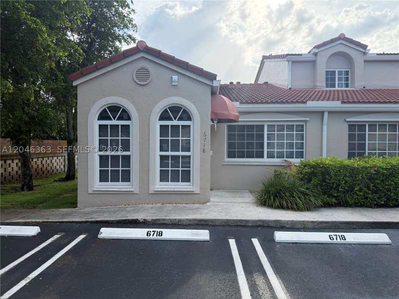 2 bedroom Condominium at 6718 NW 166th Ter 301, Fountain Pk Village Homes, Miami Lakes — photo 1