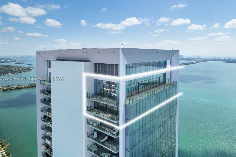 5 bedroom Condominium at 700 NE 26th Ter Ph-02, Escottonia Park, Miami — photo 1