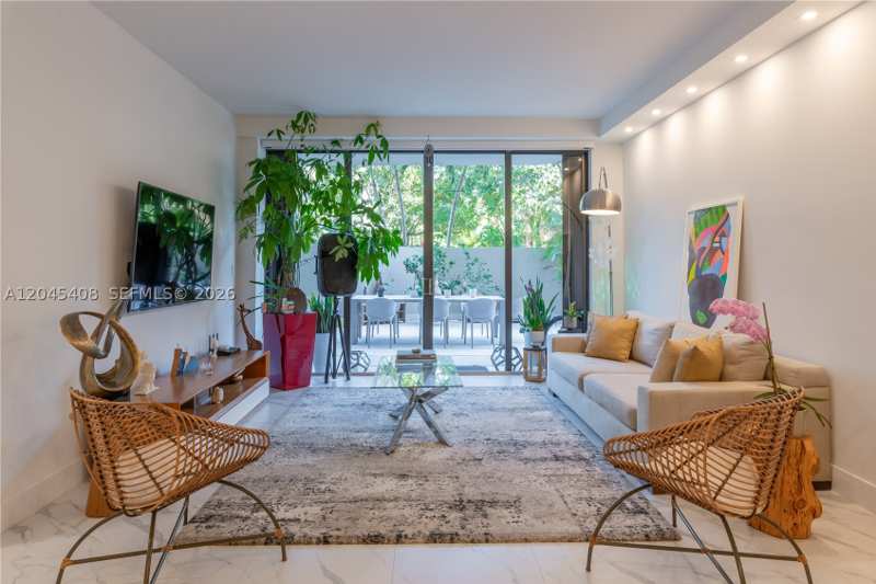 2 bedroom Condominium at 151 Crandon Blvd 122, The Emeraldbay @ Key Colo, Key Biscayne — photo 1