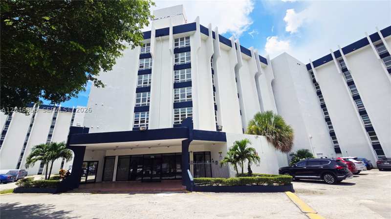 2 bedroom Condominium at 9682 Fontainebleau Blvd 203, Golfview Club Fontaineble, Miami — photo 1