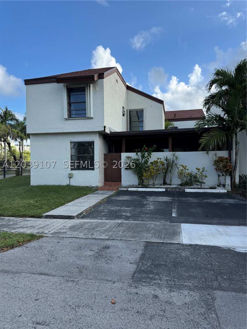 3 bedroom Condominium at 9700 NW 6th Ln 9700, East Wind Lake Village, Miami — photo 1