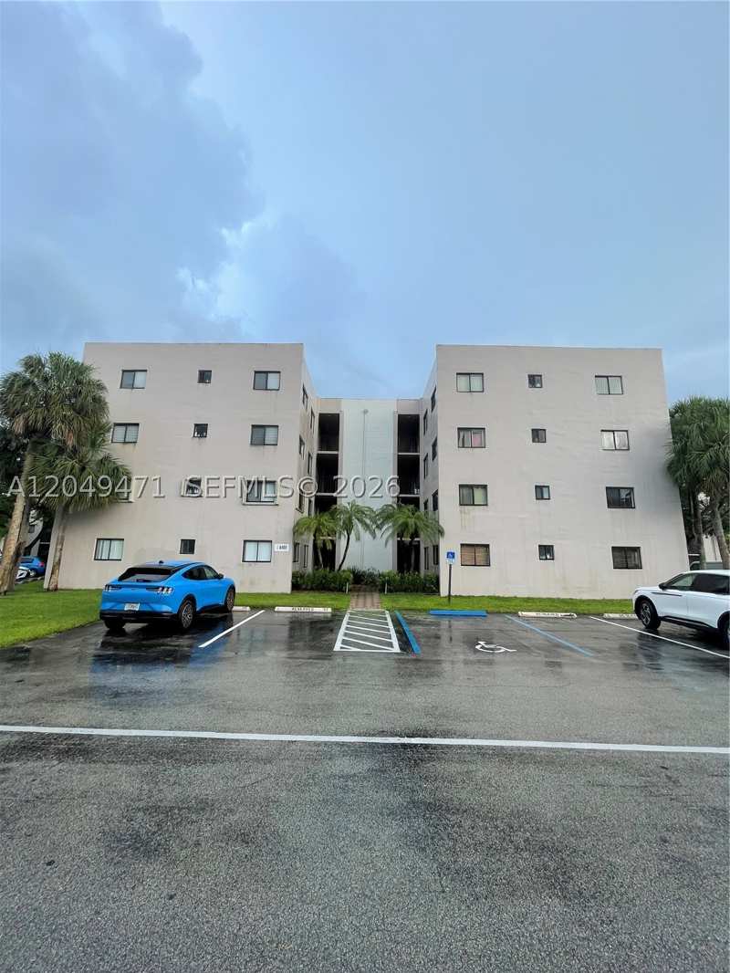 2 bedroom Condominium at 8400 SW 133rd Ave Rd 424, The Horizons West Condo #, Miami — photo 1
