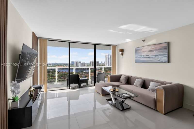 2 bedroom Condominium at 20505 E Country Club Dr 1739, Waterview Condo, Aventura — photo 1