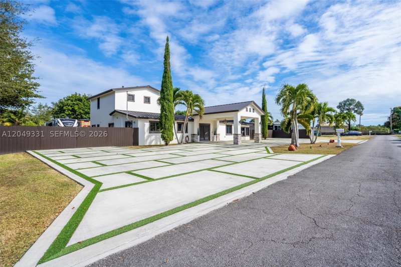 4 bedroom SingleFamilyResidence at 20221 SW 318th St, Club Manor, Homestead — photo 1