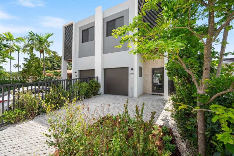 4 bedroom Townhouse at 2787 SW 34th Ave, Silver Bluff Gardens, Miami — photo 1