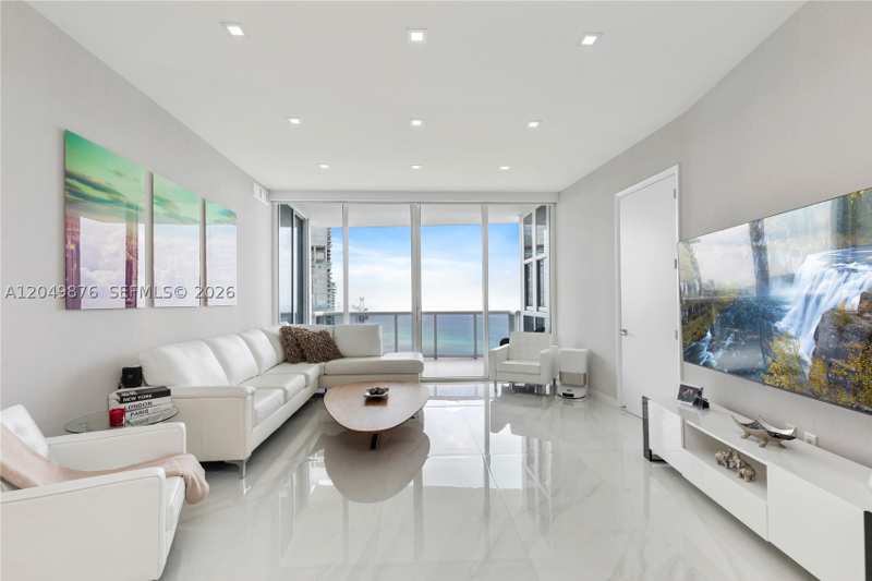 3 bedroom Condominium at 18201 Collins Ave 3504, Trump Royale Condo, Sunny Isles Beach — photo 1