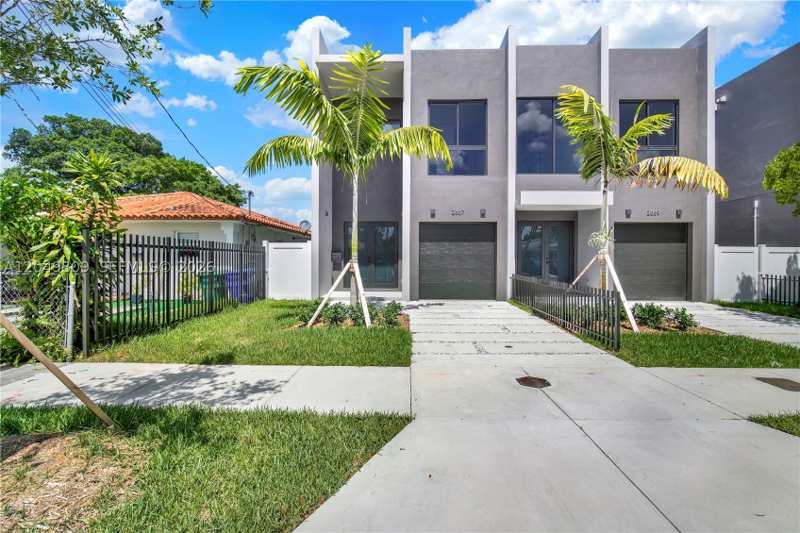 3 bedroom Condominium at 2889 SW 35 Ave 2887, Overbrook Park, Miami — photo 1