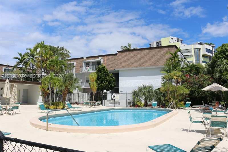 2 bedroom Condominium at 9611 SW 77th Ave 306A, Woodside In Kendall Condo, Miami — photo 1