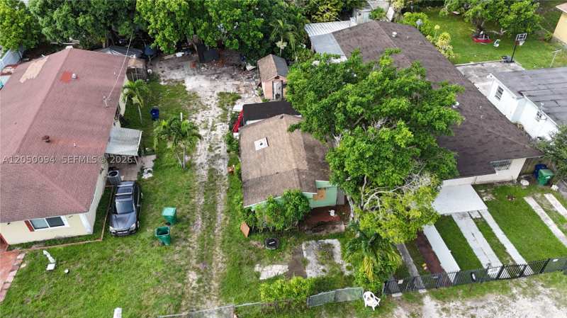 1 bedroom SingleFamilyResidence at 2954 NW 91st St, The Tropics Amd, Miami — photo 1