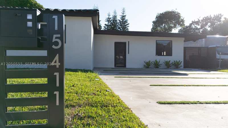 4 bedroom SingleFamilyResidence at 15411 NE 10th Ave, Breezeswept Heights, North Miami Beach — photo 1