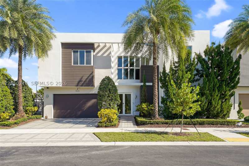 6 bedroom SingleFamilyResidence at 7515 NW 99th Ave, Doral Commons Residential, Doral — photo 1