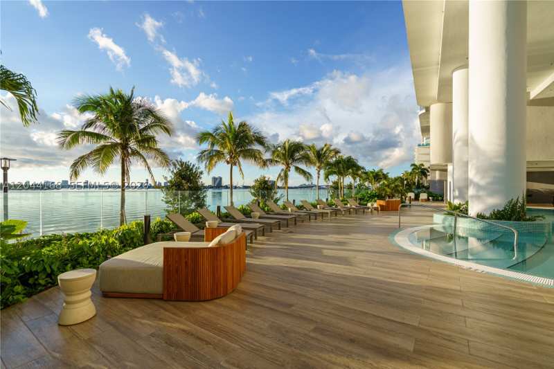 1 bedroom Condominium at 700 NE 24rd St 2304, Aria Reserve Condo, Miami — photo 1