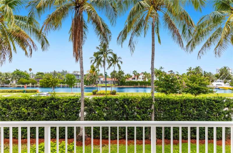 4 bedroom Condominium at 21399 Marina Cove Cir M-15, Marina Cove At Harbor Vil, Aventura — photo 1