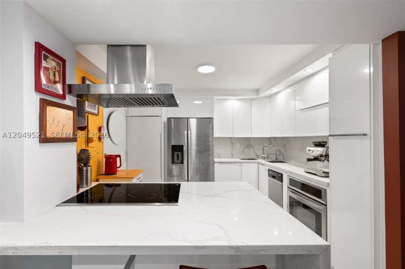 1 bedroom Condominium at 2333 Brickell Ave 1909, Brickell Bay Club Condo, Miami — photo 1
