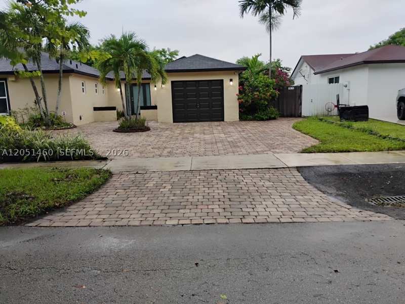 3 bedroom SingleFamilyResidence at 6061 NW 198th Ter, Country Lake Manors Sec 3, Miami — photo 1