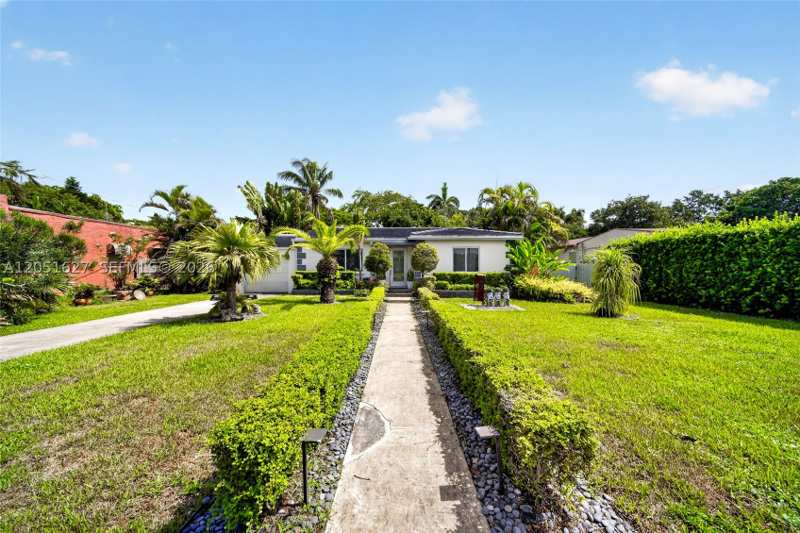 3 bedroom SingleFamilyResidence at 467 NE 129th St, Griffing Bisc Park Est, North Miami — photo 1