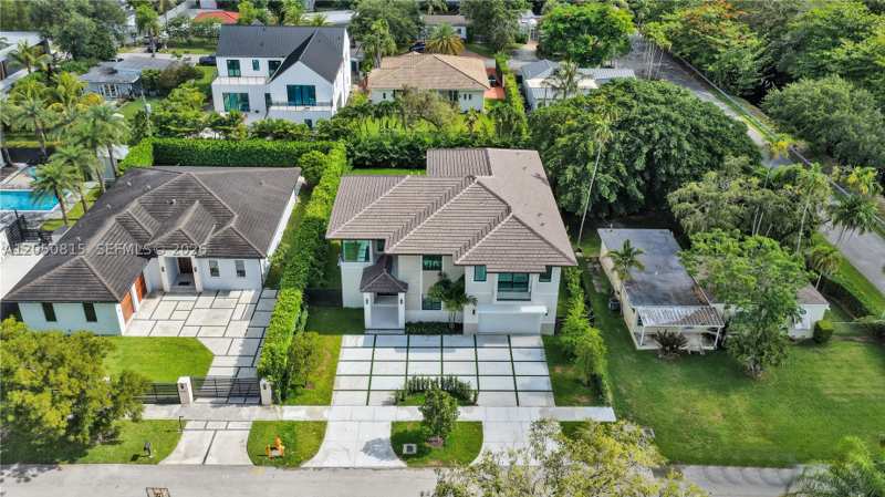 5 bedroom SingleFamilyResidence at 6415 SW 83rd St, Groves Extension, Miami — photo 1