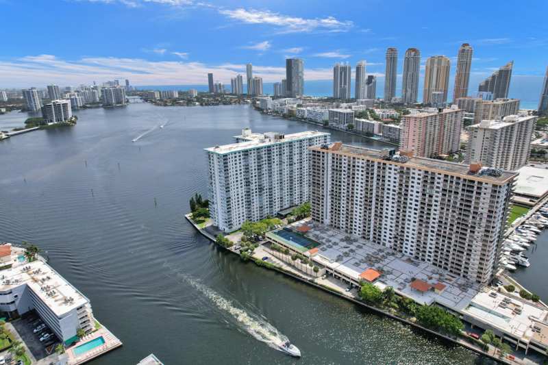 2 bedroom Condominium at 301 174th Street 1401, Winston Towers 500, Sunny Isles Beach — photo 1