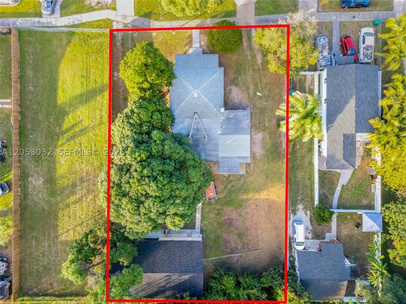 8 bedroom SingleFamilyResidence at 559 NW 2nd St, Town Of Florida City, Florida City — photo 1