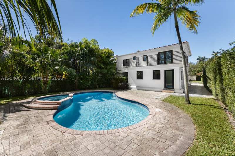 4 bedroom SingleFamilyResidence at 7111 SW 63rd Ave, Royal Palm Villas, South Miami — photo 1