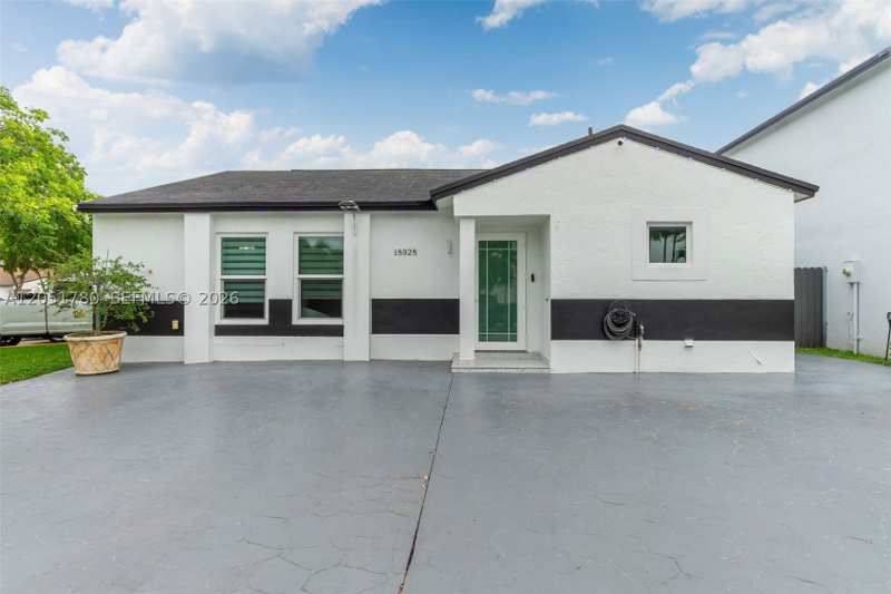 3 bedroom SingleFamilyResidence at 18928 NW 63rd Ct Cir, Country Lake Homes 1st Ad, Hialeah — photo 1