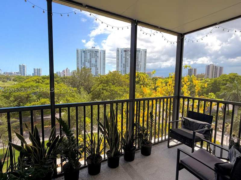 1 bedroom Condominium at 3475 N Country Club Dr 603, Ensenada Condo Bldg E-Ii, Aventura — photo 1