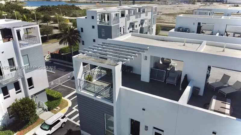 4 bedroom Townhouse at 9151 NW 33rd St, Contempo Townhomes, Doral — photo 1