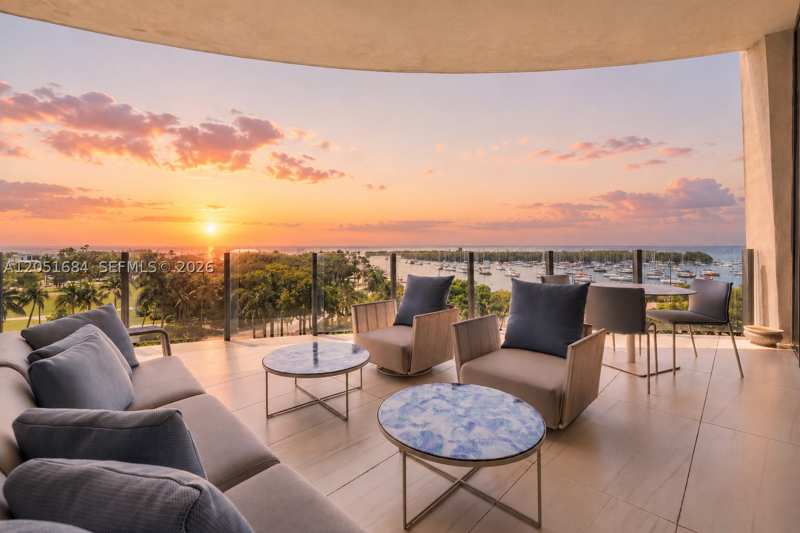 4 bedroom Condominium at 2811 S Bayshore Dr 6A, C.G.B. Subdivision, Miami — photo 1