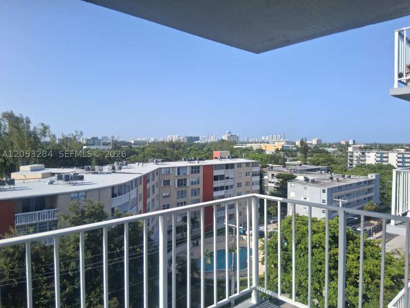 1 bedroom Condominium at 1470 NE 125th Ter 812, Three Horizons North Cond, North Miami — photo 1