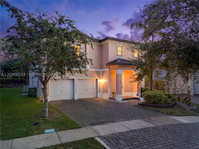 5 bedroom SingleFamilyResidence at 285 NE 32nd Ter, Corsica At The Oasis, Homestead — photo 1