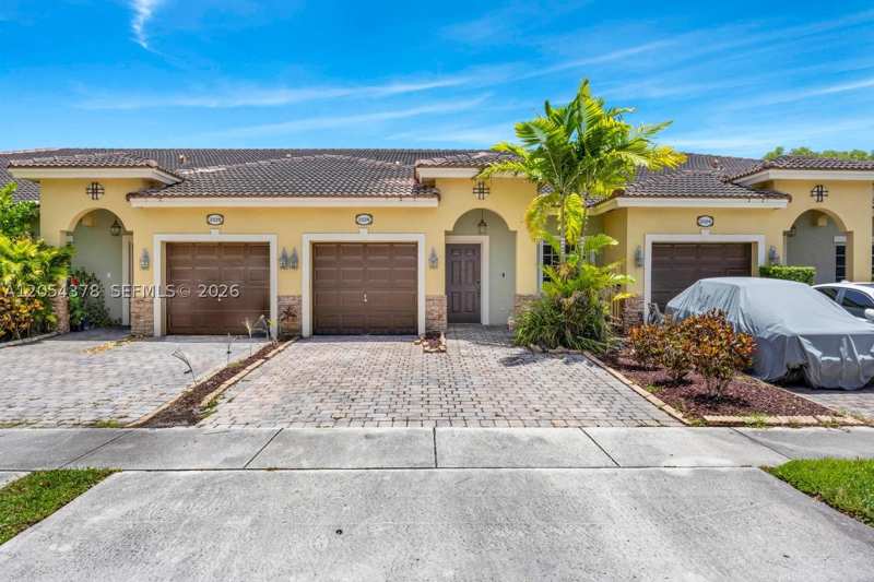 2 bedroom Townhouse at 3326 NE 11th Dr, Ventura At Malibu Bay, Homestead — photo 1