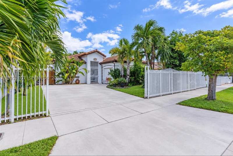 3 bedroom SingleFamilyResidence at 25237 SW 133 Pl, Elise Estates, Homestead — photo 1