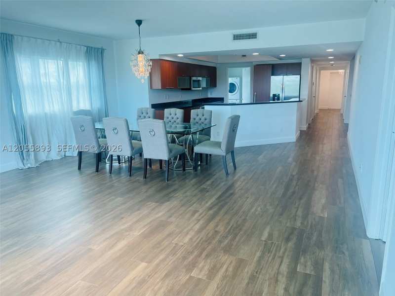 3 bedroom Condominium at 14951 Royal Oaks Ln 409, The Oaks I Condo, North Miami — photo 1
