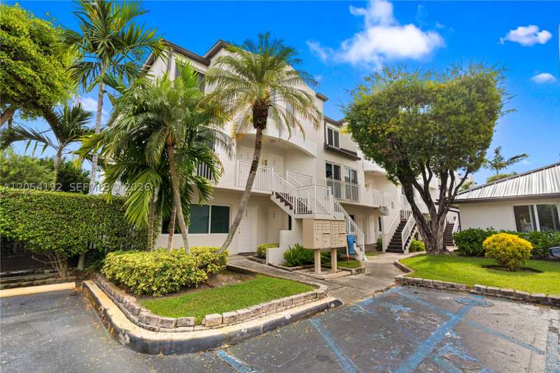 2 bedroom Condominium at 8585 NW 6th Ln 9-208, Coral Pointe Townhomes Co, Miami — photo 1