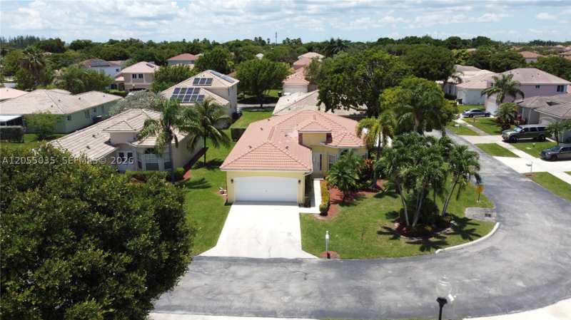 3 bedroom SingleFamilyResidence at 460 SE 24th Dr, Keys-Gate No 1, Homestead — photo 1