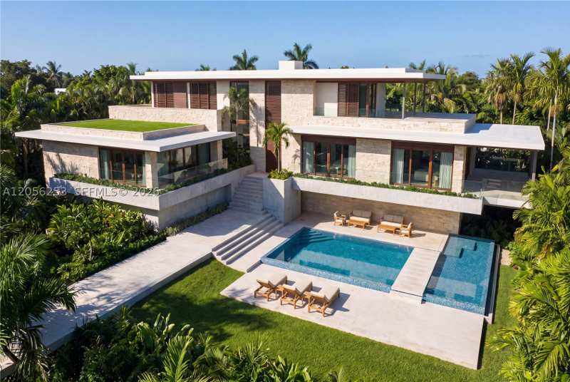 5 bedroom SingleFamilyResidence at 3400 S Moorings Way, The Moorings, Miami — photo 1