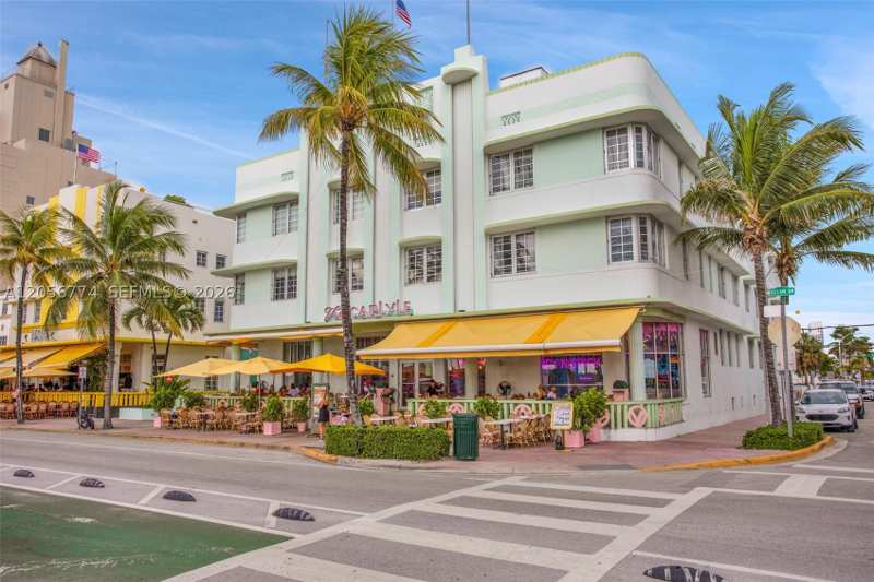 2 bedroom Condominium at 1250 Ocean Dr 2N, The Carlyle Deco Hotel Co, Miami Beach — photo 1