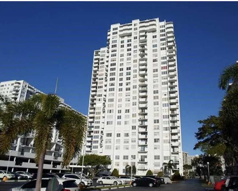 2 bedroom Condominium at 2780 NE 183rd Street 112, Commodore Plaza Condo, Aventura — photo 1