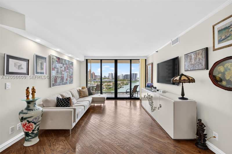 2 bedroom Condominium at 2800 Island Blvd 1005, 2800 Isl Blvd Williams Is, Aventura — photo 1