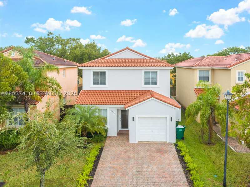 3 bedroom SingleFamilyResidence at 2021 SE 15th St, Shores At Keys Gate, Homestead — photo 1