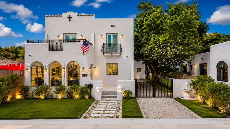 5 bedroom SingleFamilyResidence at 1636 SW 9th St, Shenandoah, Miami — photo 1